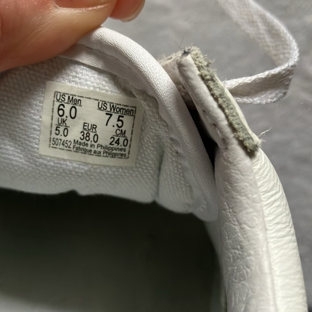 Vans - Picture 4 of 9